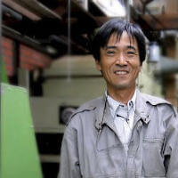 Herr Nakanishi in seiner winzigen Produktionshalle